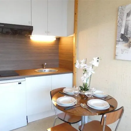 Cosy Pour 4 A Avec Balcon Au Sud - Fr-1-457-139 *